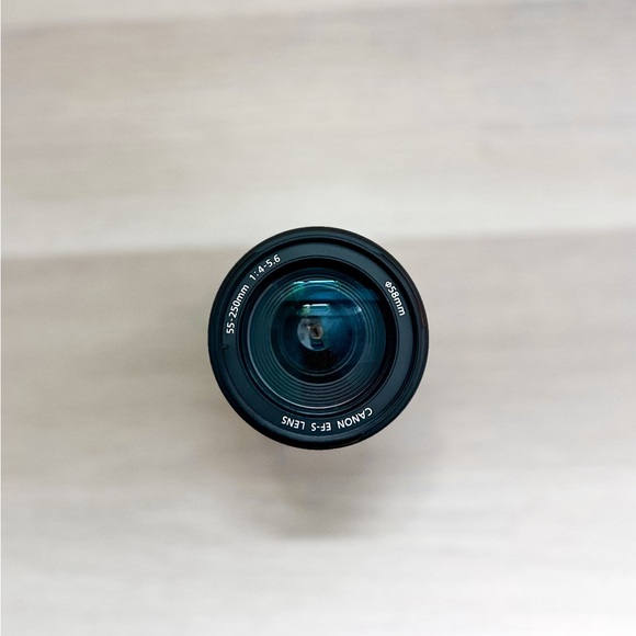 CANON EF-S 55-250mm f/4-5.6 - Picture 3 of 3